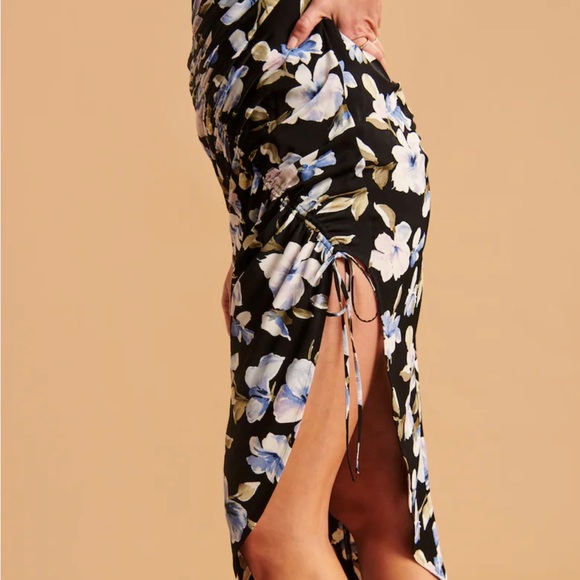 Abercrombie & Fitch Asymmetrical Cinched MIDI Dress Black Floral BRAND NEW $130 - Picture 9 of 16